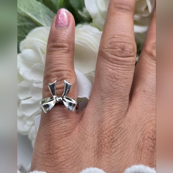 ♥️ ELEGANT BOW RING - Picture 3 of 8